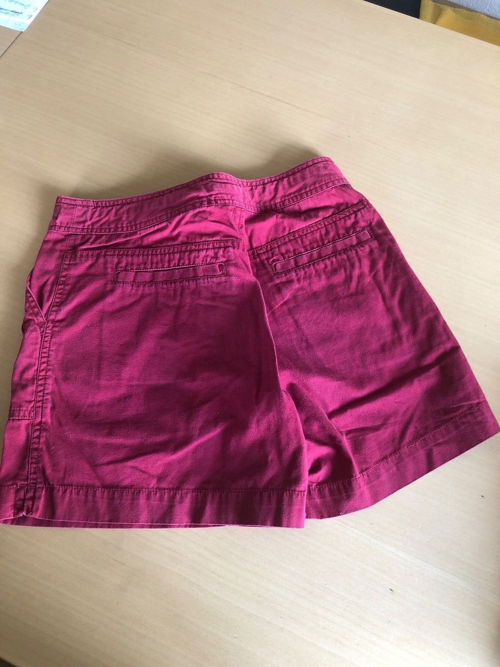 Pantaloni: Kurze Hose Weinrot – Usato da Gamprin venduto da Minabal 1