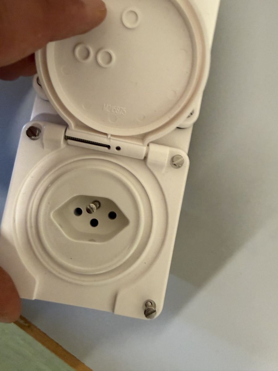 Feller Stecker: NUP kombination Schalter+ Steckdose  – Neu (gemäss Beschreibung) aus Zürich von papaplatte 2
