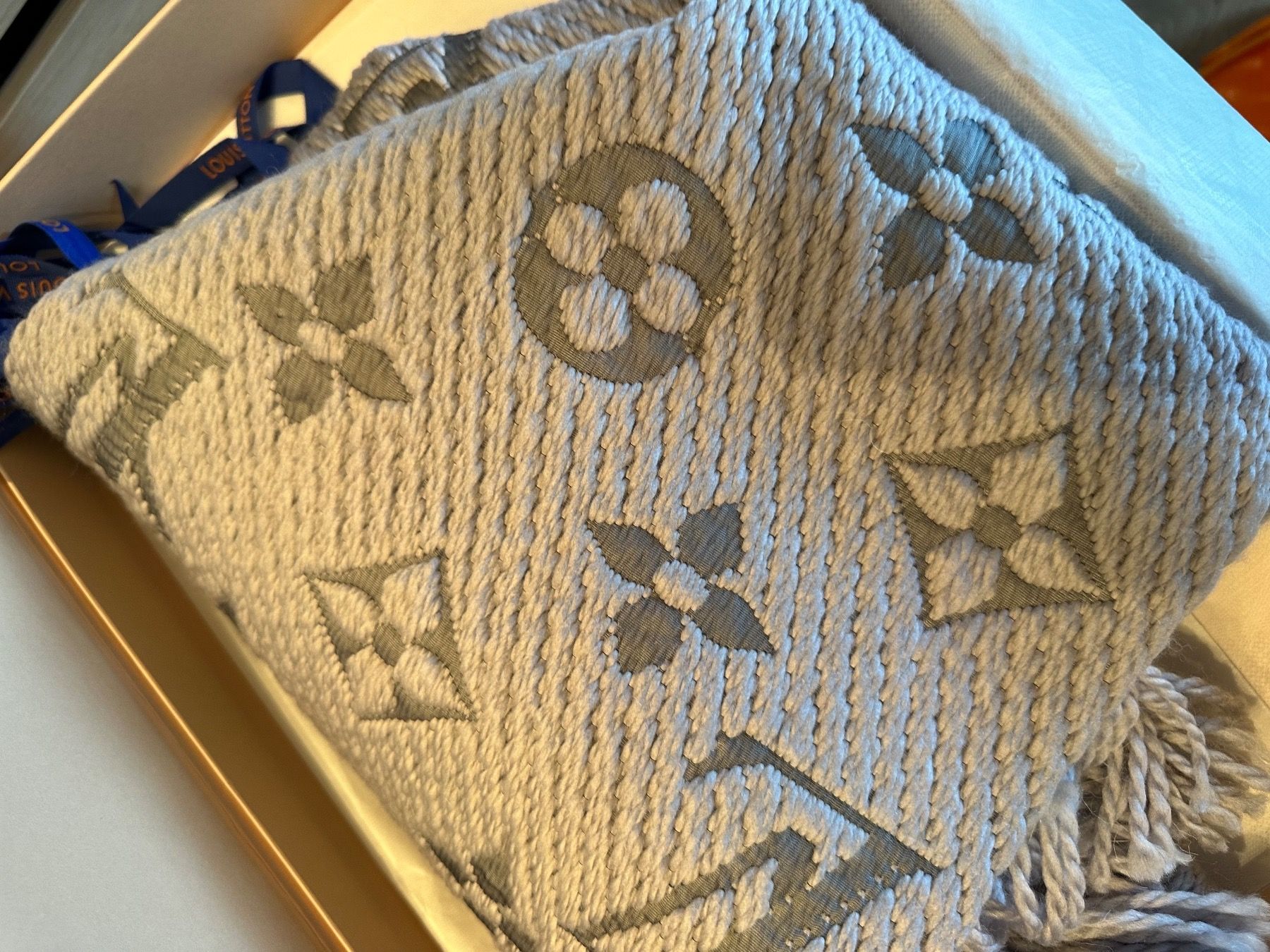 Louis Vuitton Foulard & Sciarpe: Louis Vuitton écharpe – Nuovo e nell'imballaggio originale da Pully venduto da Natala 3