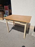Alter Tisch mit Schublade, wunderschöner Küchentisch 