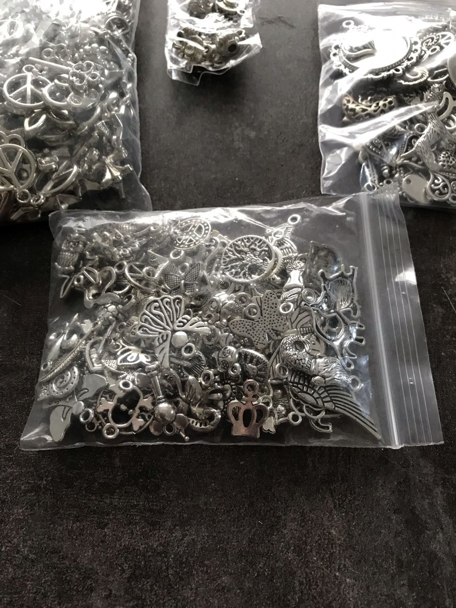 Altri gioielli: Lot Anhängerli kunstsilbrig,neu – Nuovo e nell'imballaggio originale da Subingen venduto da Bea8 1