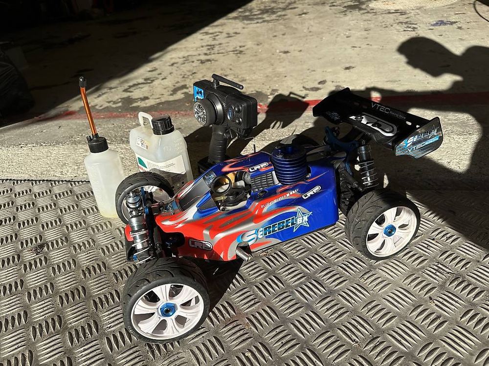 RC Kits de montage: Modellauto rc buggy benziner  – D'occasion à Langendorf par pt-swiss 1