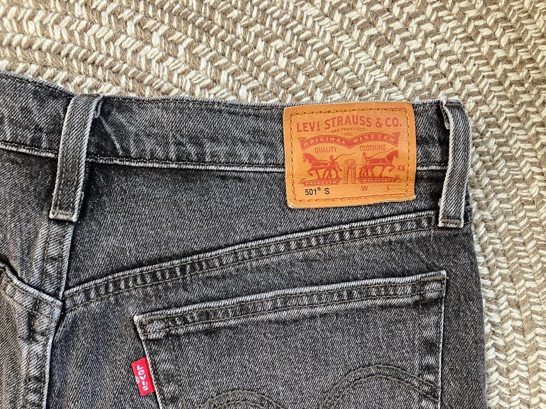 Levi's Jeans: Levi's Jeansshorts W30 – Usato da Laupen ZH venduto da kar_lfz6 2
