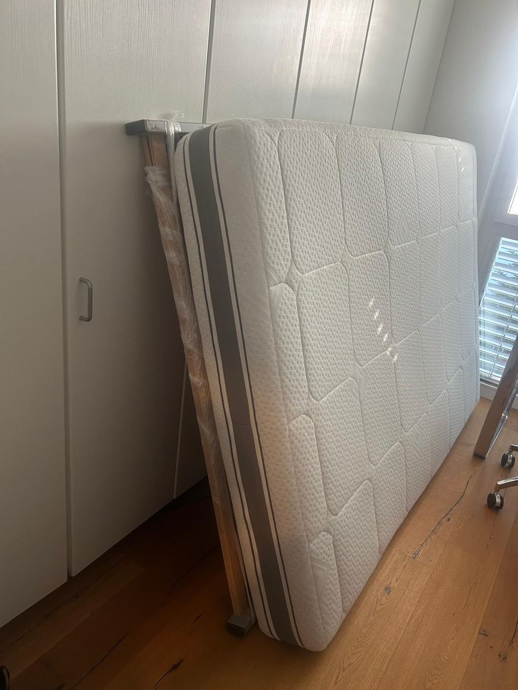 Betten: Bett 140 x 200 – Gebraucht aus Dottikon von ire_pf55 7