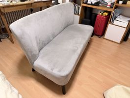 Zweisitzer Sofa hellgrau, kompakt, 140 cm, Abholung Zürich