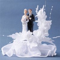NEU Brautpaar auf Sockel Hochzeitsfigur Hochzeitstorte