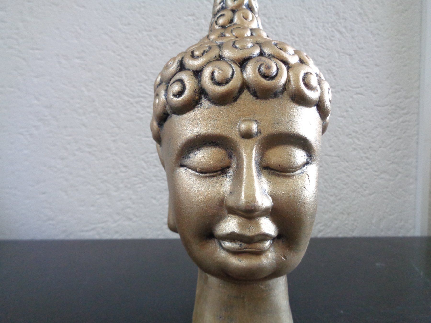 Skulpturen & Statuen: Buddha Kopf gold (20.5 cm) – Neu und originalverpackt aus Langenbruck von Gumsi 1