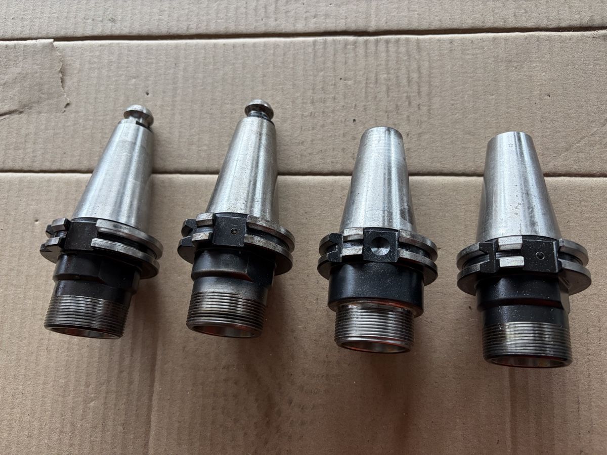 Tutti gli attrezzi: SK40, Fräse, Spannzangenfutter – Usato da Ebnat-Kappel venduto da Mech57
