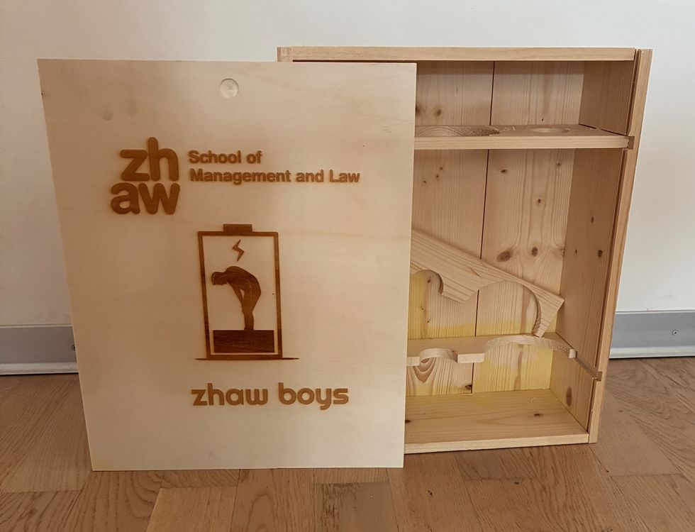 Autres: ZHAW Boys HolzWEINkiste, Unikat, Top Zustand – D'occasion à Zürich par tersus1981 1