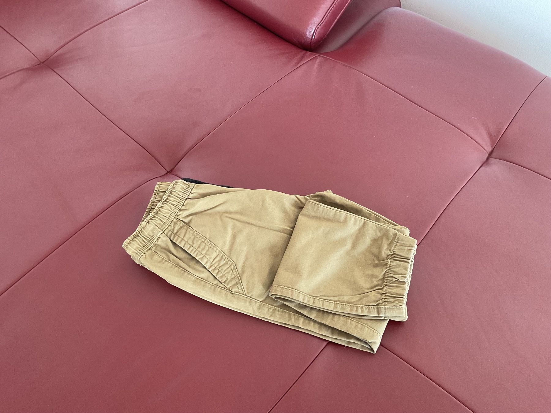 Pantaloni: Pantalons – Nuovo (secondo la descrizione) da Neuchâtel venduto da sta_7qfy 3