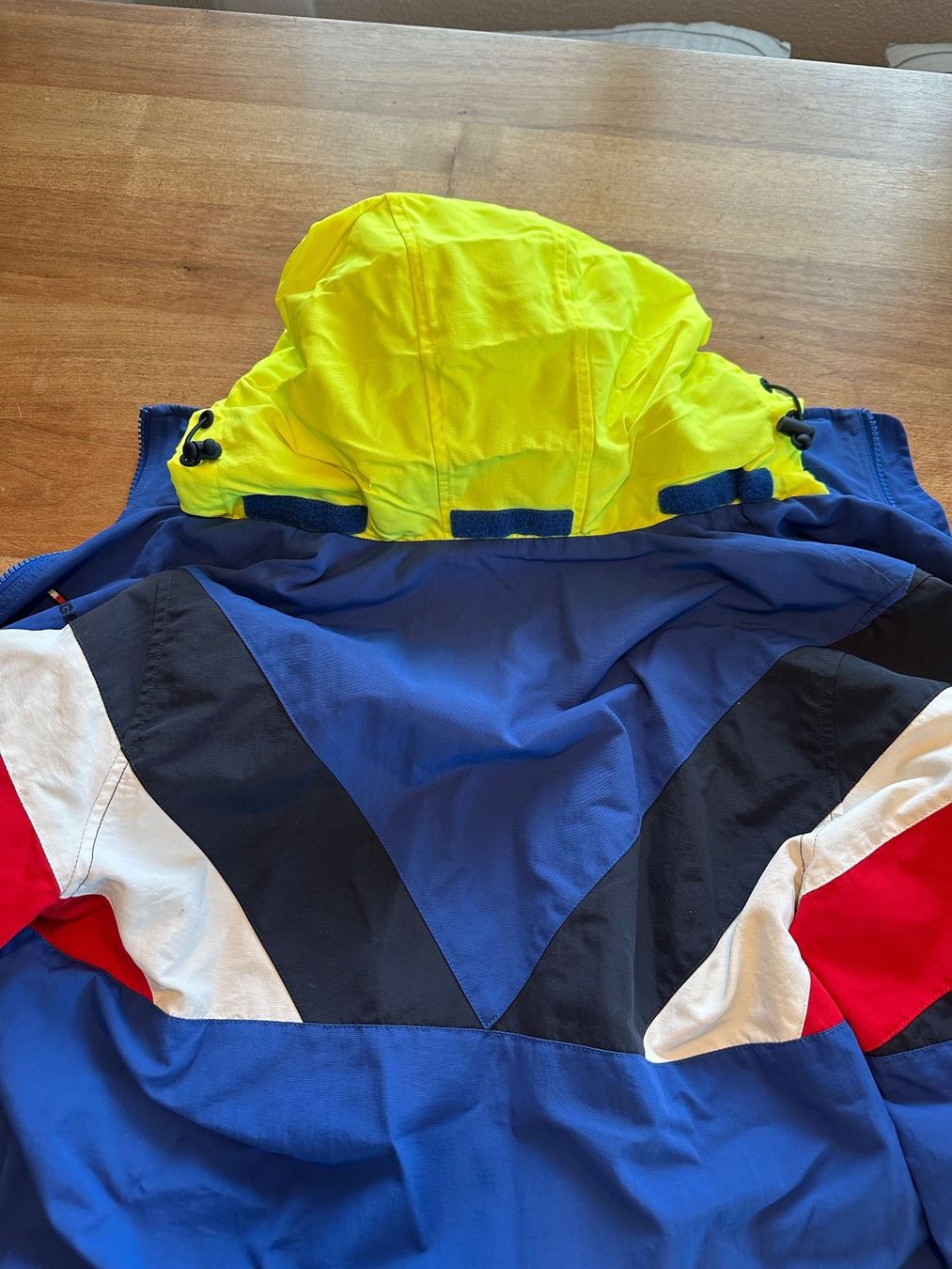 Tommy Hilfiger Giacche: Tommy Hilfiger Windbreaker-Jacke – Nuovo (secondo la descrizione) da Starrkirch-Wil venduto da timothy25 5