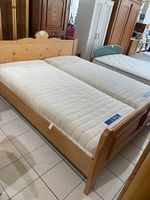 Massivholzbett von Voglauer inkl Matratzen und Lattenrost