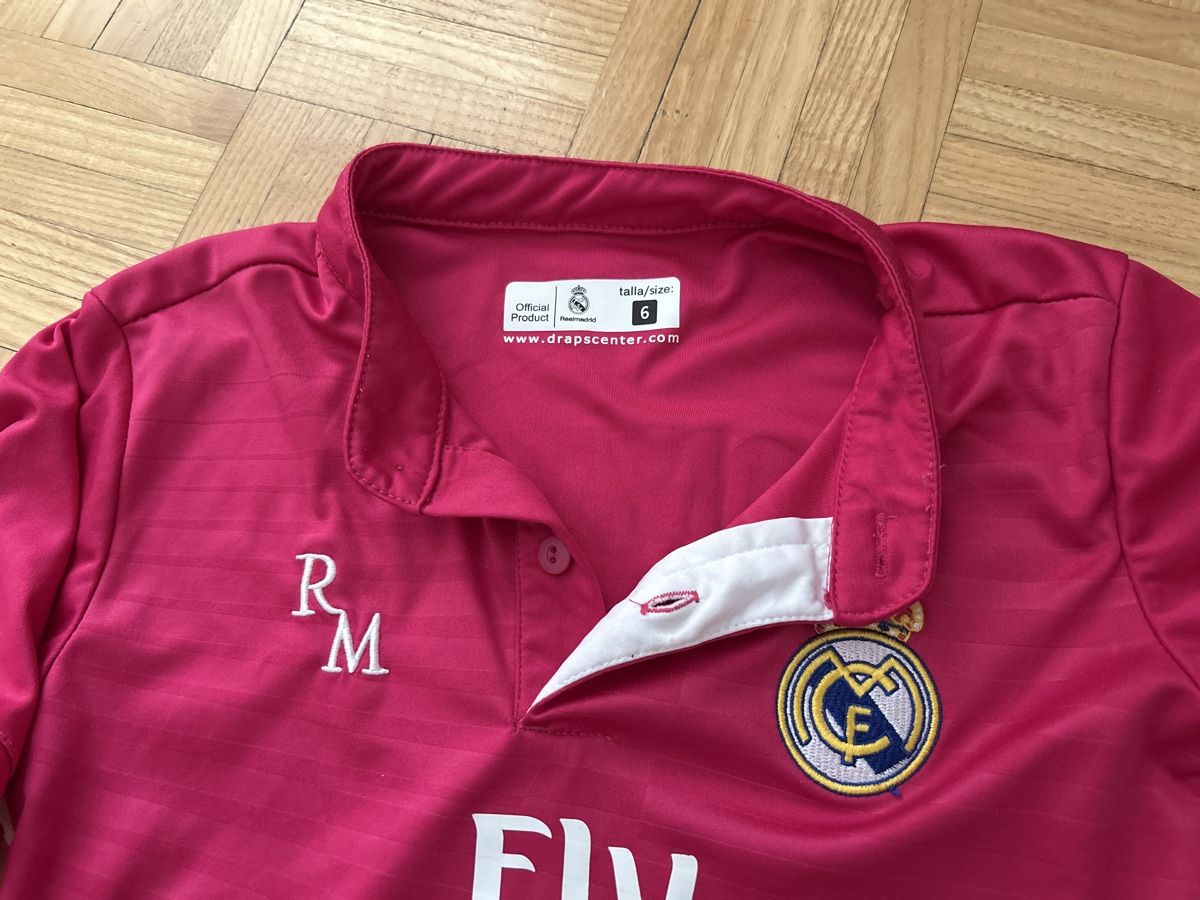 Real Madrid Leibchen & Hosen: Real Madrid Ronaldo Trikot, Grösse 6 – Gebraucht aus Urdorf von 2msa2 2
