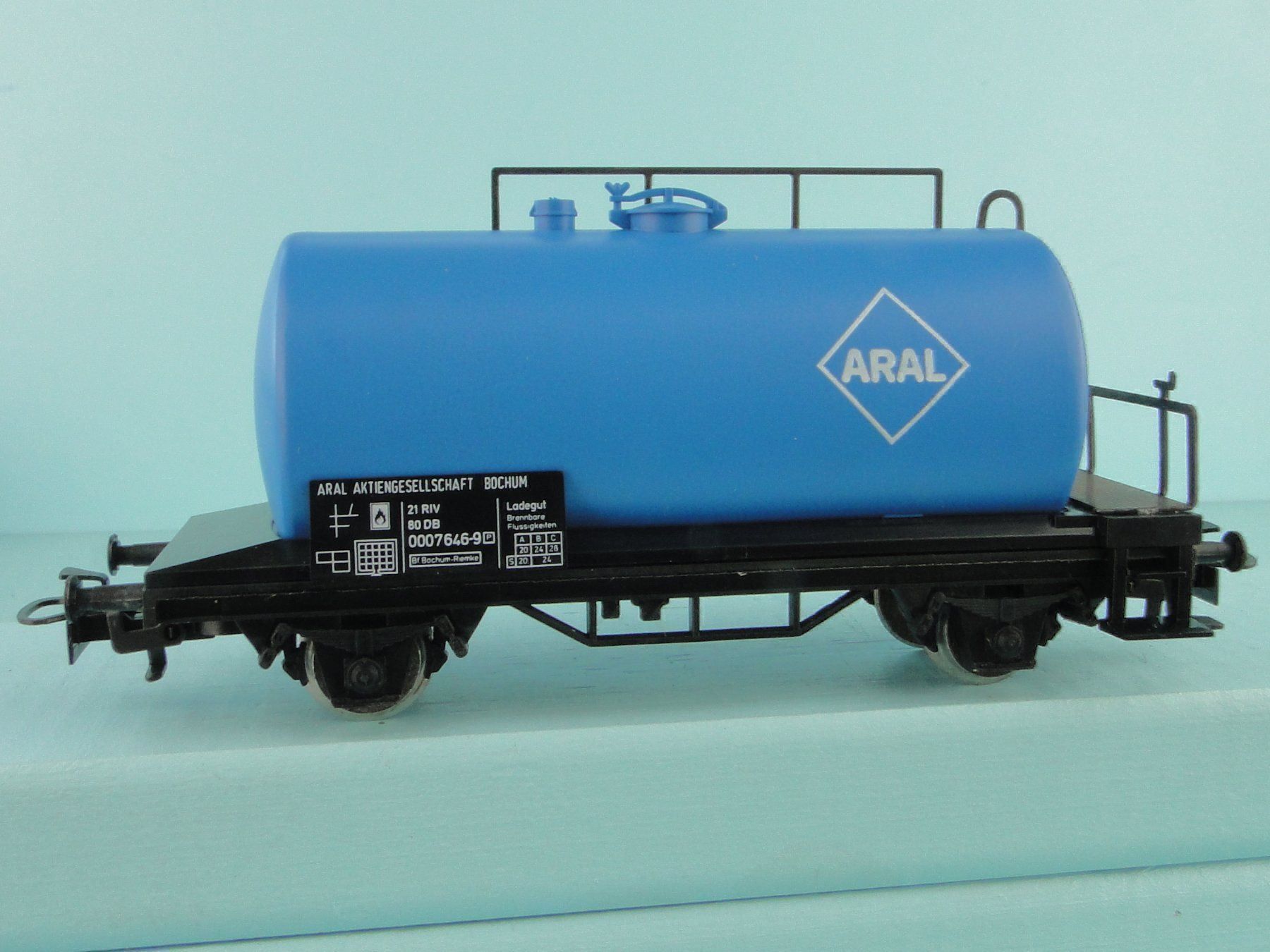 Märklin Modellini di ferrovie: Märklin 4440 Aral – Usato da Bülach venduto da cann11 4