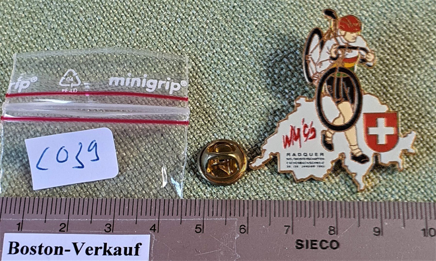 Plaketten & Abzeichen: C039 - Pin Radquer WM Eschenbach Schweiz – Gebraucht aus Reinach BL von Boston-Verkauf 2
