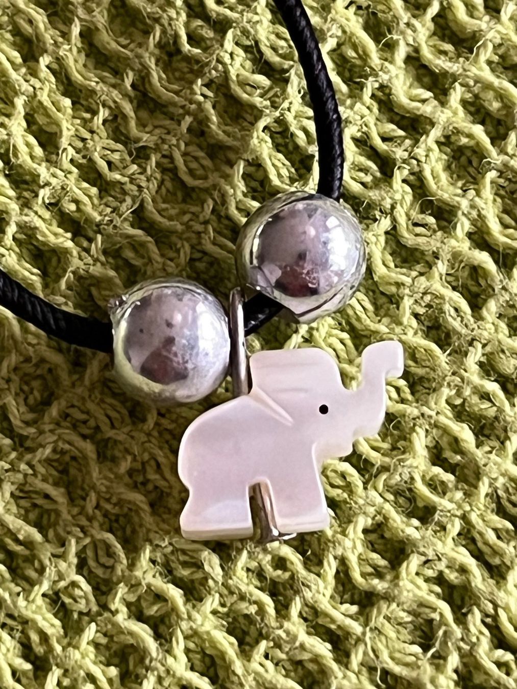 Catenine: Süsse Halskette mit Elefant Anhänger – Nuovo (secondo la descrizione) da Zürich venduto da Gurkis