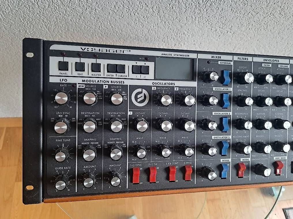 Strumenti musicali: Moog Voyager RME – Usato da Ostermundigen venduto da adr_b76k