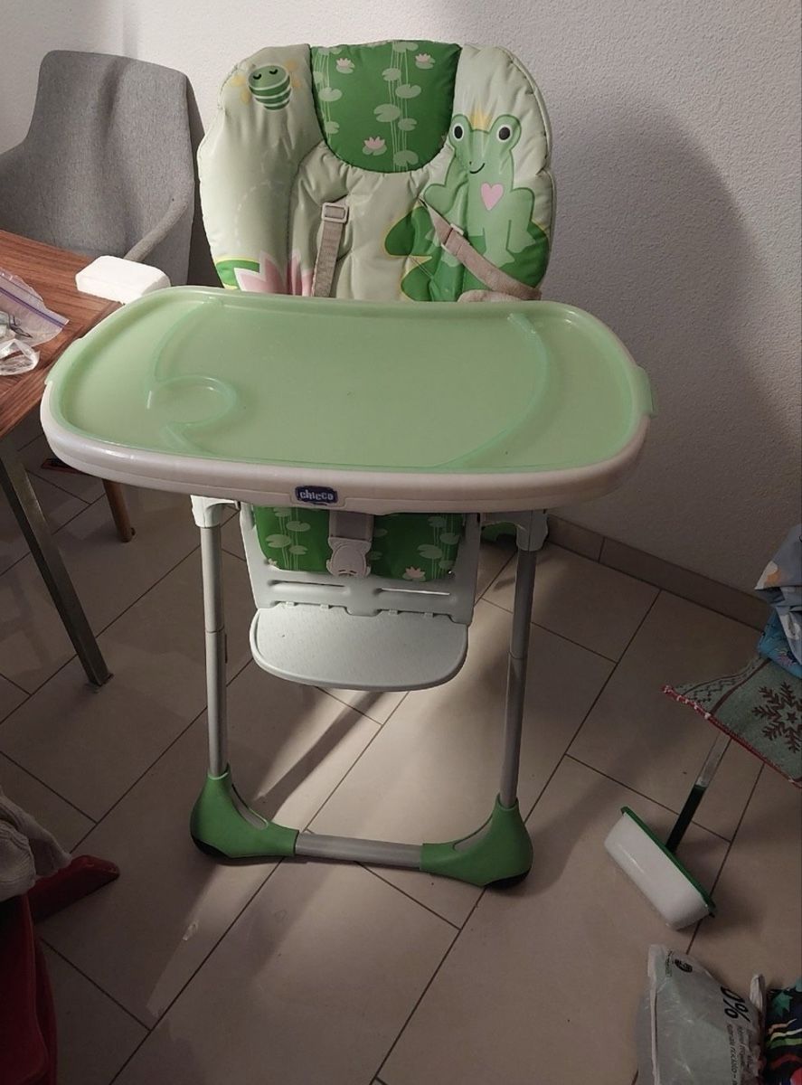 Seggioloni: Baby Hochstuhl mit Esstisch – Usato da Buchs ZH venduto da SegerLegende