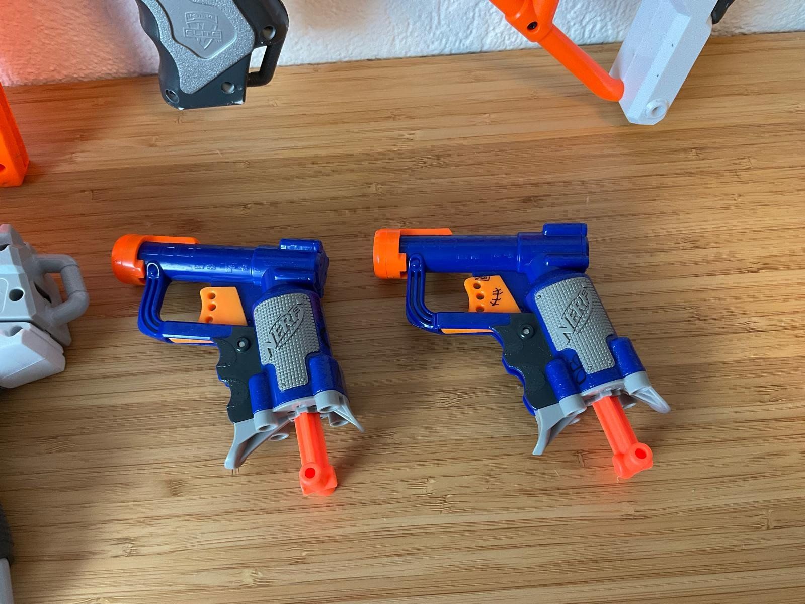 Nerf Spielzeuge: 4 NERF-Blaster mit vielen Pfeilen – Gebraucht aus Henggart von Sachs 3