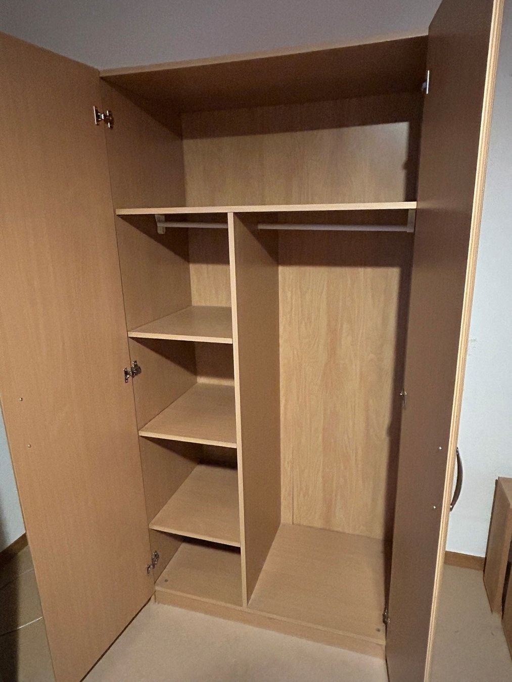 Armoires: Schrank – D'occasion à Wangen SZ par maiebluemli 1
