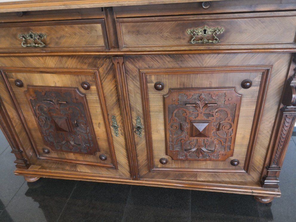 Cassettiere: Antike Buffet-Kommode, Eiche massiv, sehr schönes Design – Usato da Merenschwand venduto da Cika-Shop 2