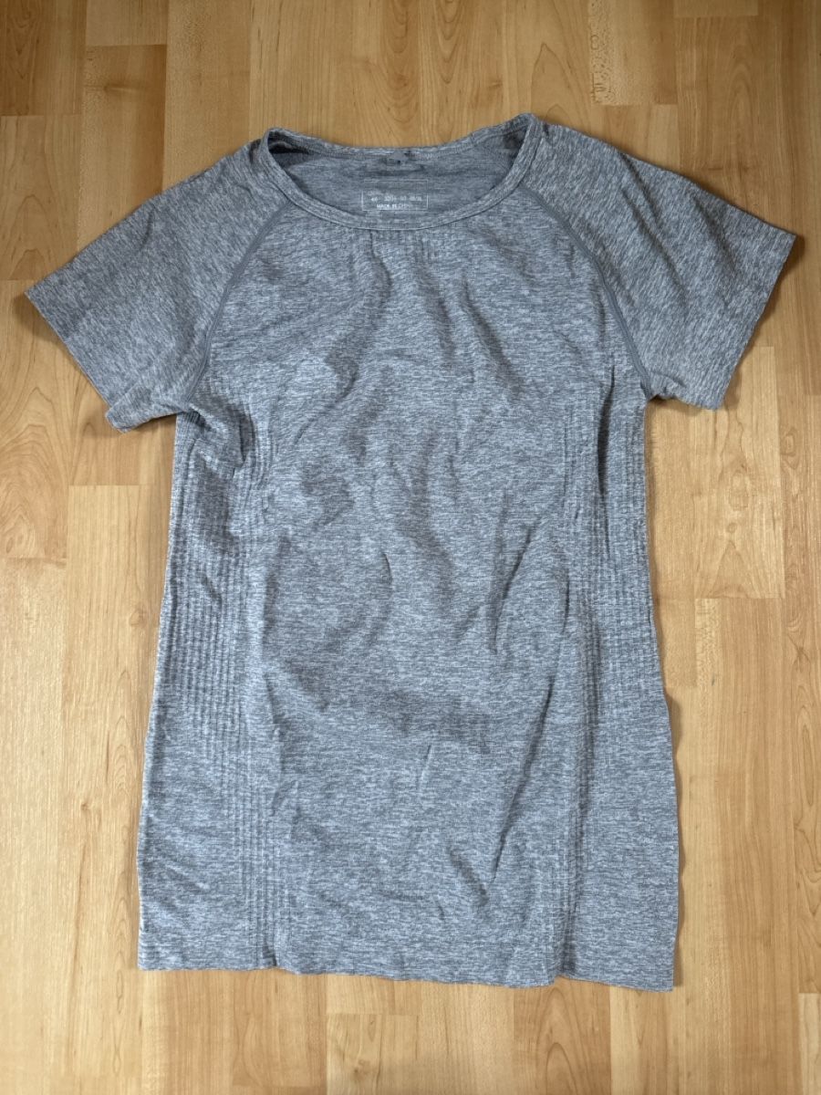 T-shirt: T-shirt sport – Usato da Bevaix venduto da jpfund 1