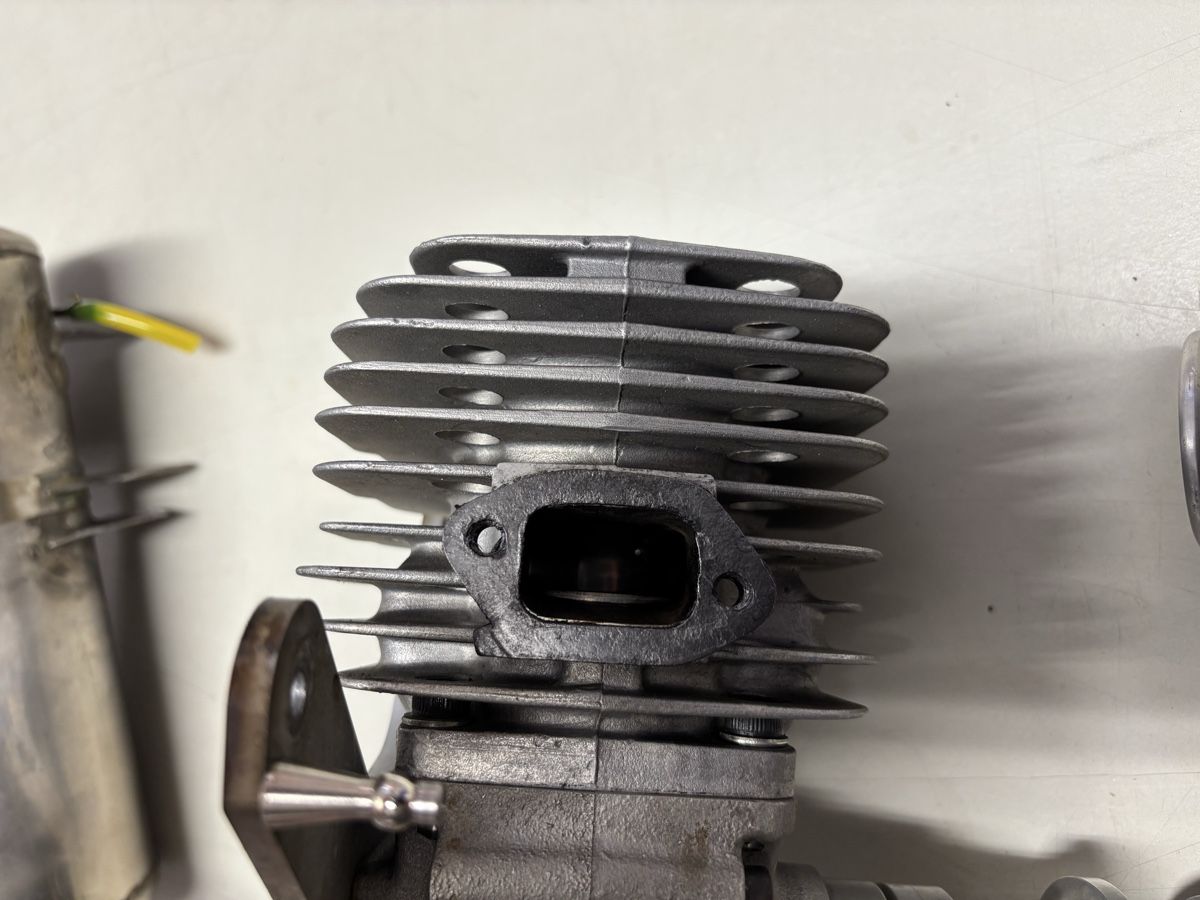 Modellismo RC: KDR 80 Benzinmotor  – Usato da Balsthal venduto da Benu3 3