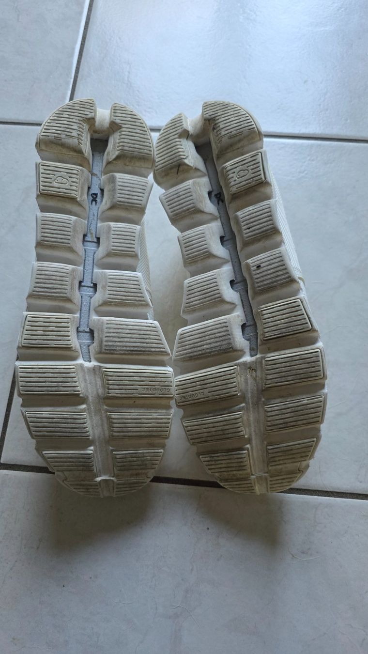 On Scarpe da uomo: ON Cloud 5 Herrenschuh Grösse 44.5 – Usato da Däniken SO venduto da Tennis-Reptiles 2
