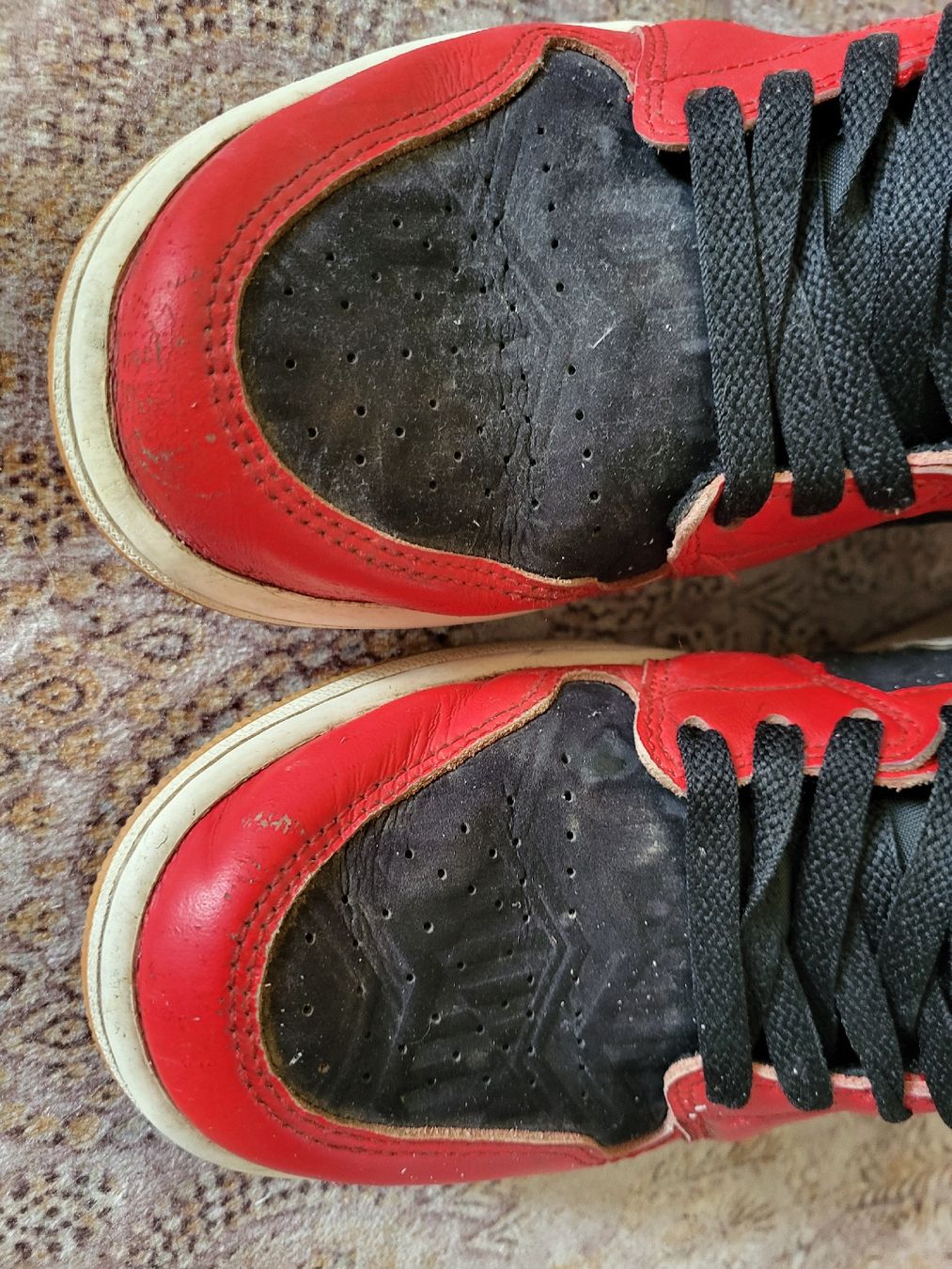 Jordan Herrenschuhe: Jordan 1 Mid rot schwarz Grösse 42.5 – Gebraucht aus Richterswil von Ybri 4