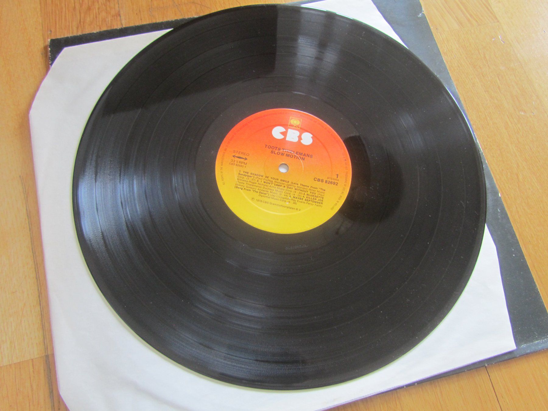 Vinyles: Toots Thielemans:   LP Slow Motion CBS 1982 – D'occasion à Seengen par mikelele 1