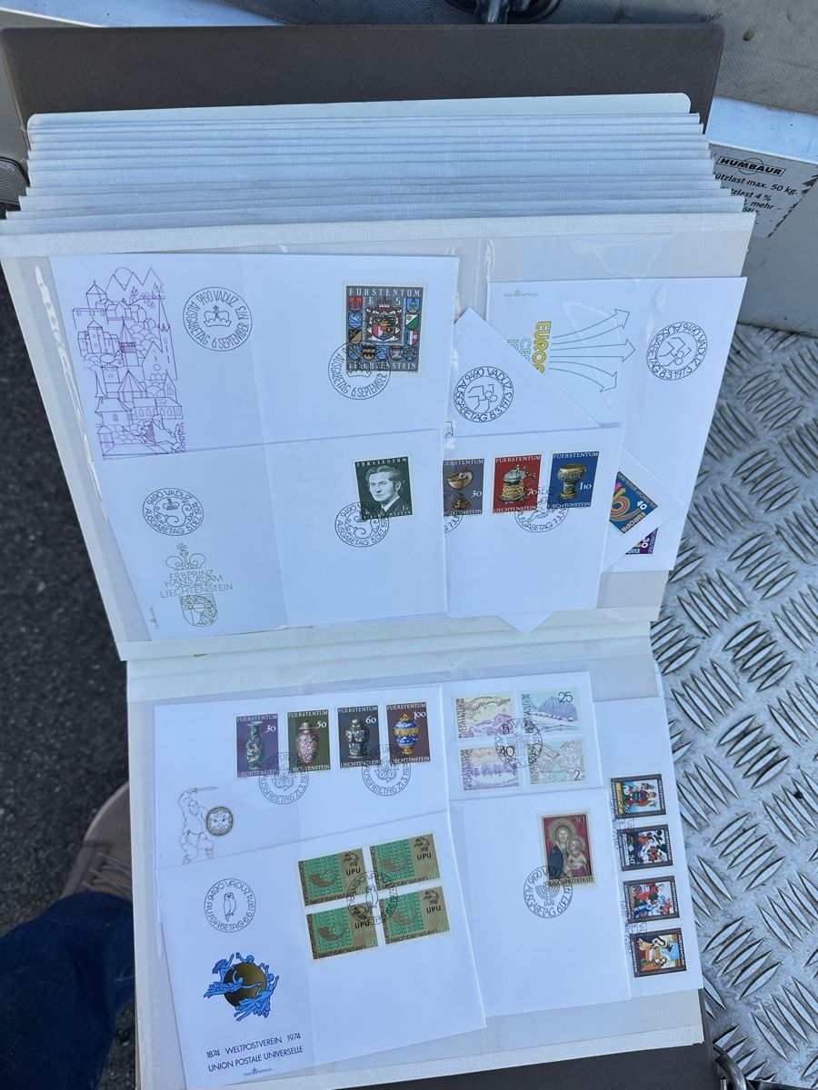 Tutti i francobolli: Grosse Briefmarkensammlung inkl. Ordner - – Usato da Goldach venduto da toverlani64 1