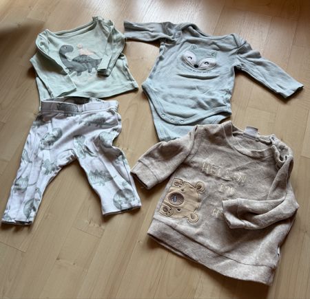 Baby Kleidung Set 4-teilig Grösse 62