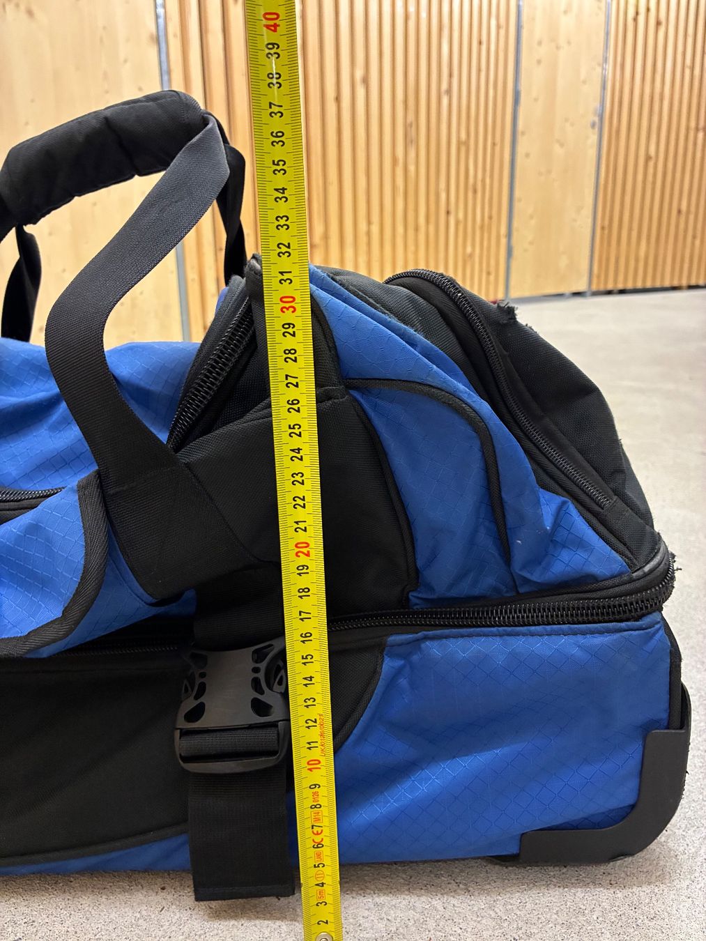 Valigie: Grosse Pulp-Reise-Rolltasche blau-schwarz – Usato da Zürich venduto da leGrenat 5