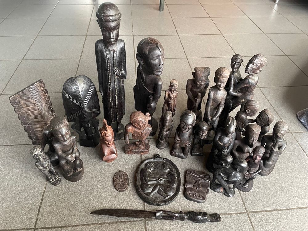 Lot - SUITE DE DEUX STATUETTES