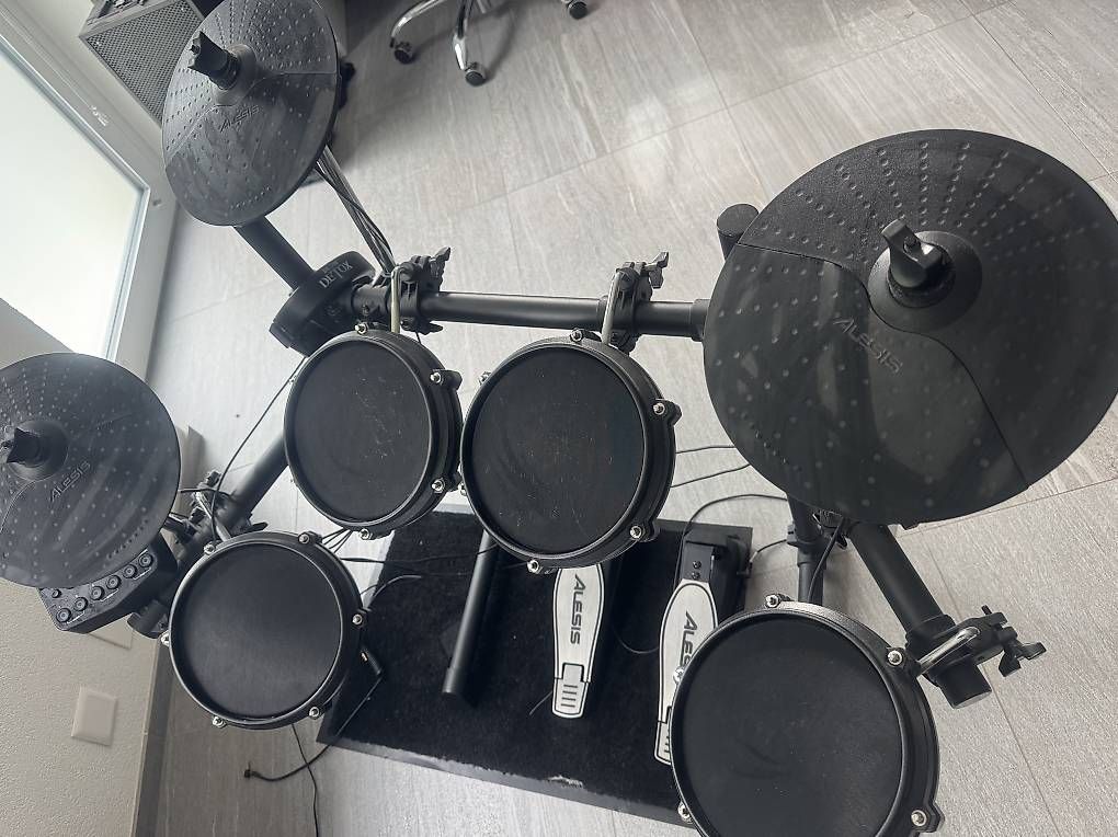 Instruments de musique: Anfänger Schlagzeug Elektro – D'occasion à Madetswil par shari07