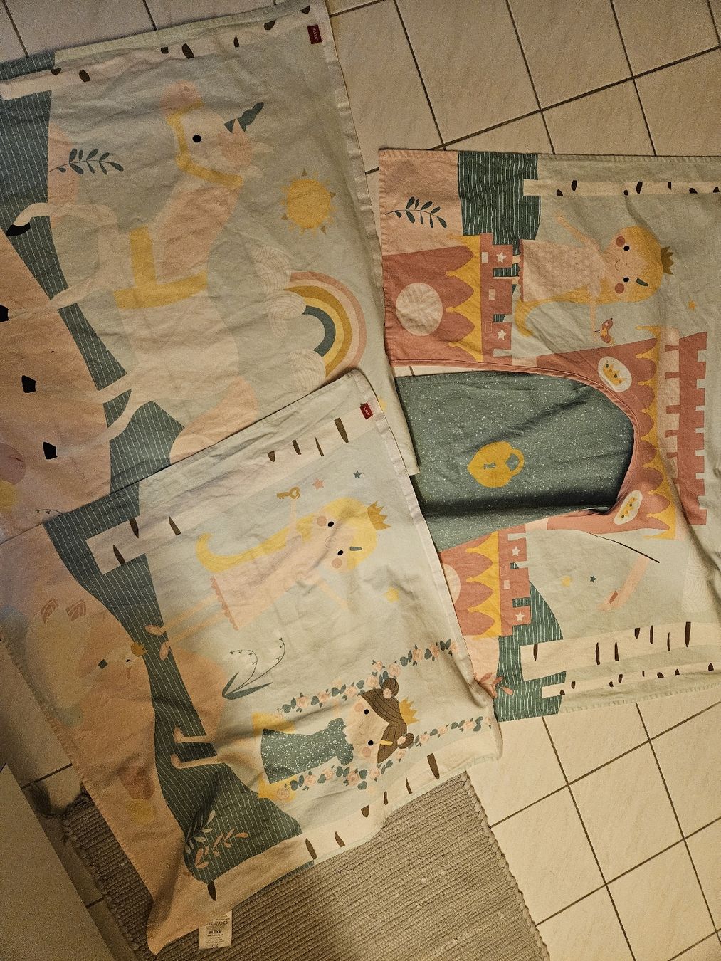 Giocattoli: Flexa Bettvorgang Schloss Prinzessin – Usato da Seon venduto da Julia87