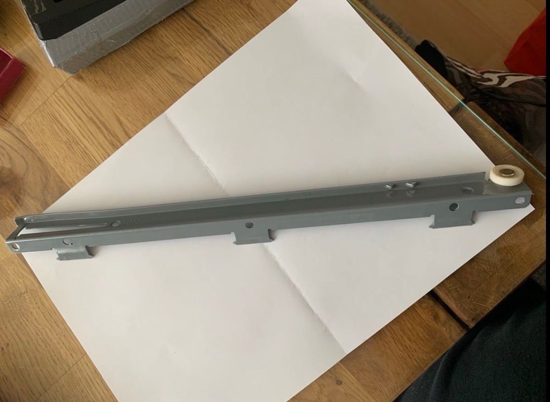 Étagères: Schubladen schiene 35 cm – D'occasion à flamatt par mmkarton 5