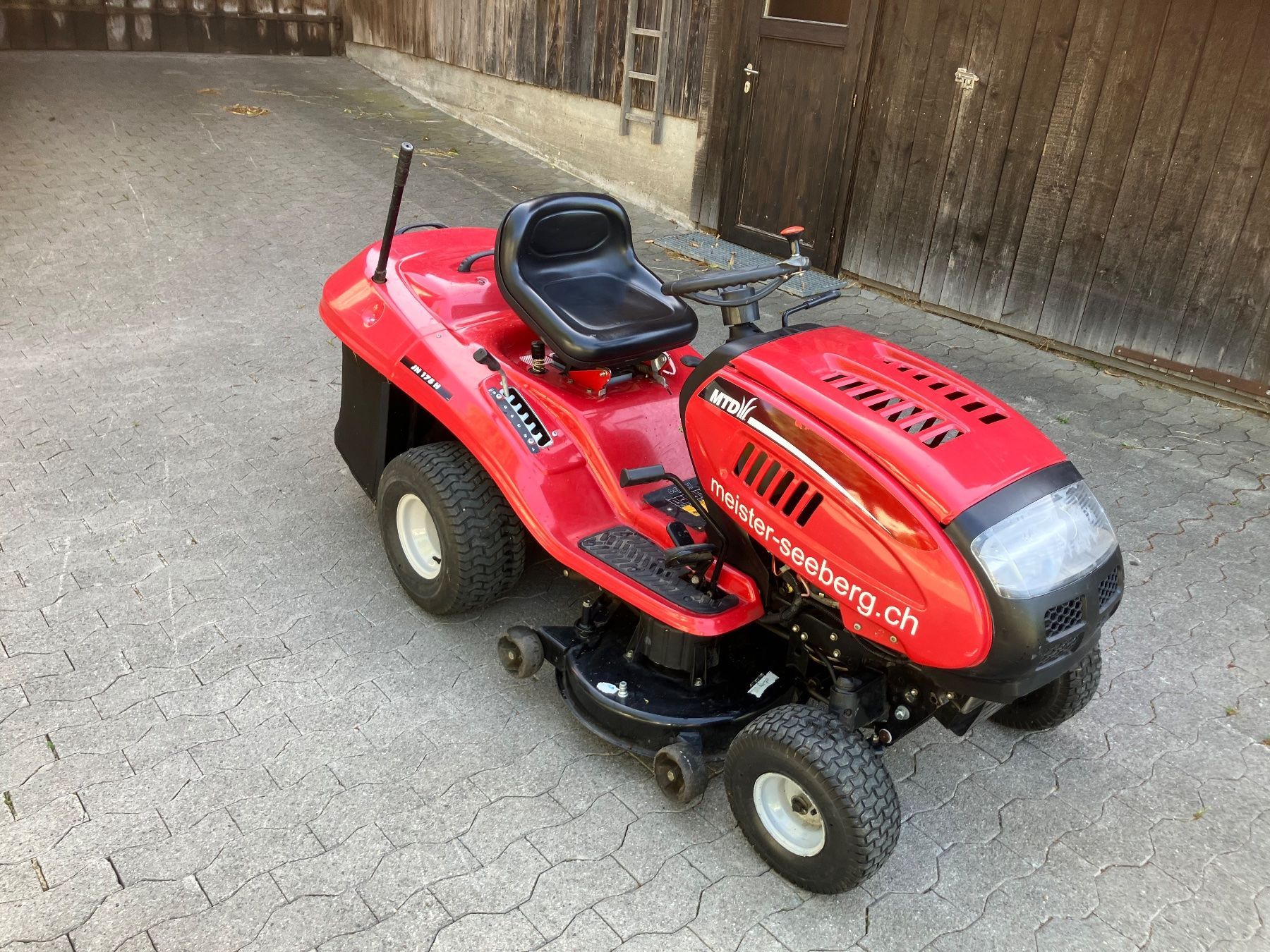 Mtd Tondeuses à gazon: Rasenmähertraktor   Aufsitzmäher – D'occasion à Bertschikon Gossau par Skudde 1