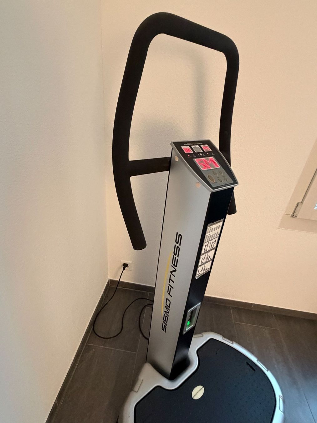 Hometrainer: SISMO Power-Shaper „elite pro“ / Vibrations-Platte – Usato da Luzern venduto da arnoldi 3