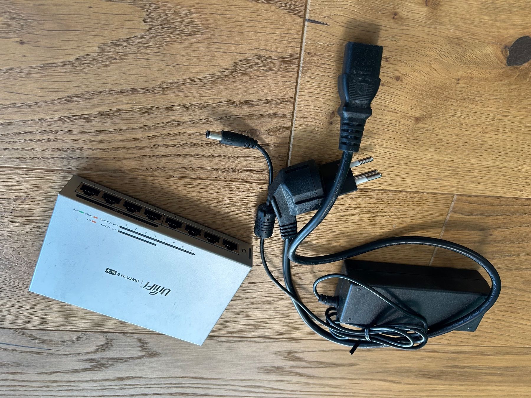 Schalter: Ubiquiti US-8-60W PoE switch – Gebraucht aus Langnau am Albis von uncas00
