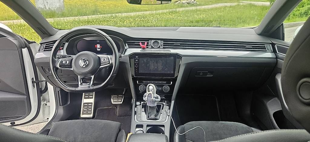 Automobili: VW Arteon R-Line 2.0 TDI 4Motion DSG – Usato da Bonstetten venduto da Malikm 3