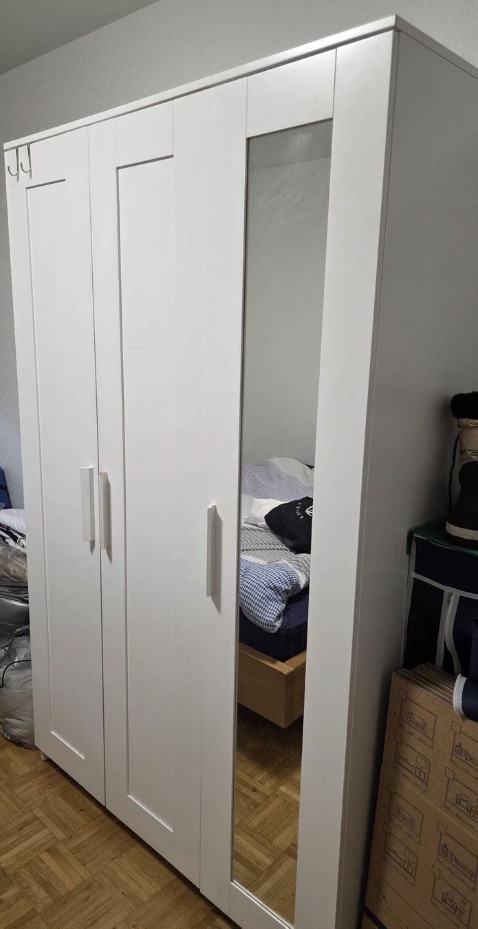 Armadietti a specchio: 3 door wardrobe for sale  – Usato da Sierre venduto da abe_fl68 2