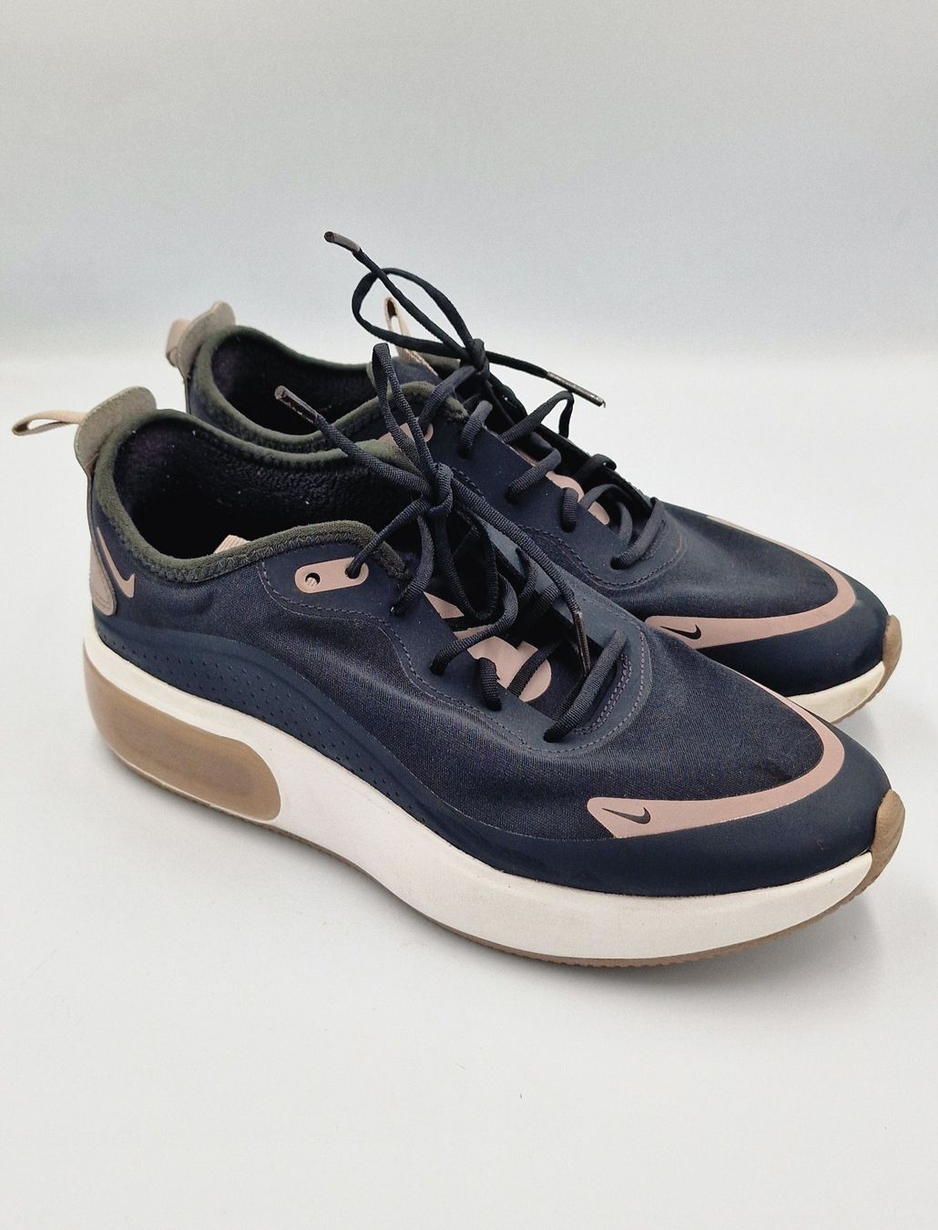 Nike Scarpe da donna: Nike Wmns Air Max Dia SE 'Blue Void' gr 38 – Usato da Affeltrangen venduto da Szafaoli