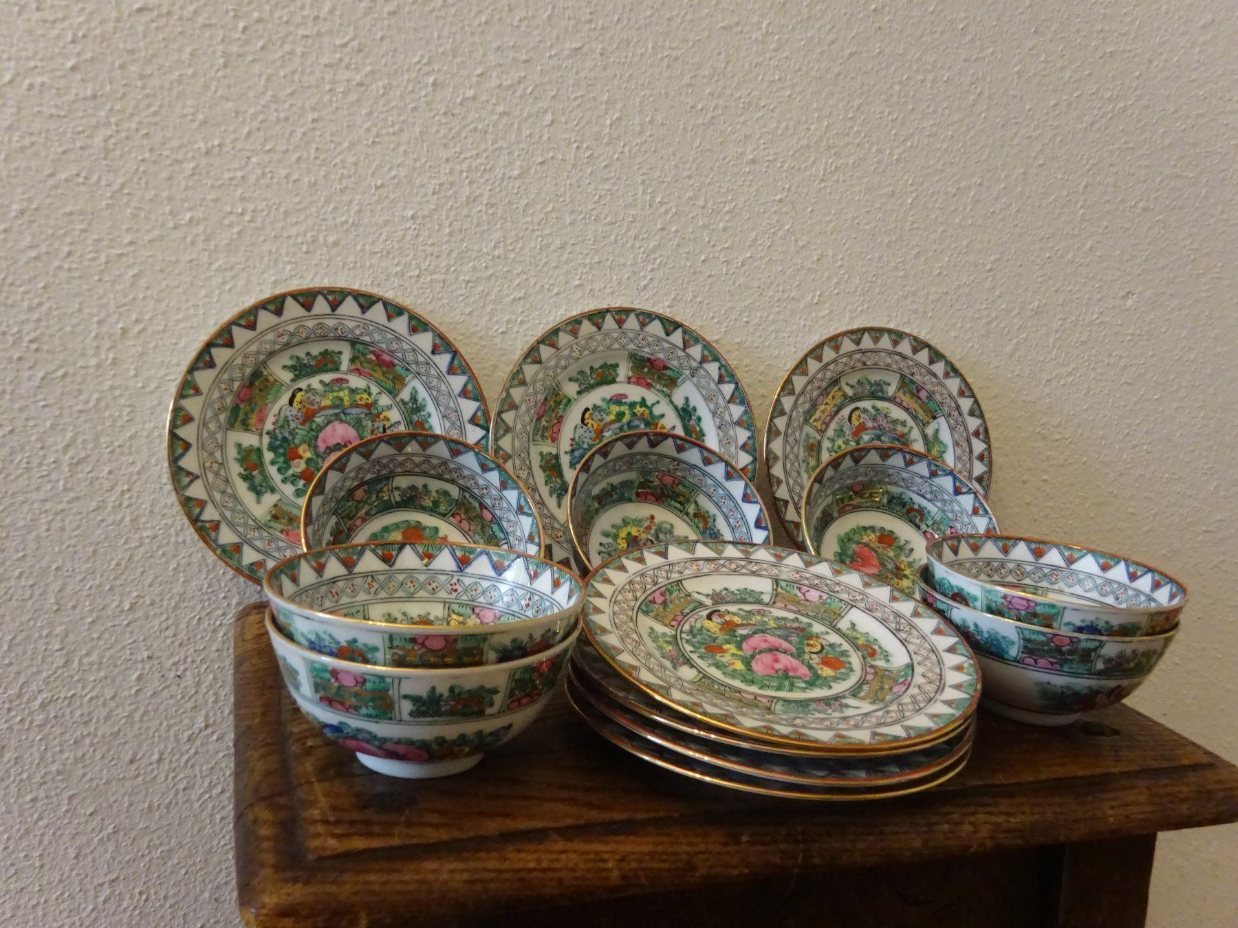 Piatti: Vintage Service Schmetterling - China – Usato da Esslingen venduto da eintagammeer 1