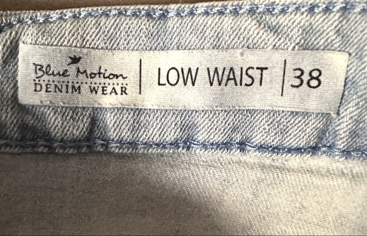 Jeans: Gr 38 BLUE MOTION Denim Jeans Shorts hellblau – Usato da Rickenbach b. Wil venduto da sunneschii_ 4