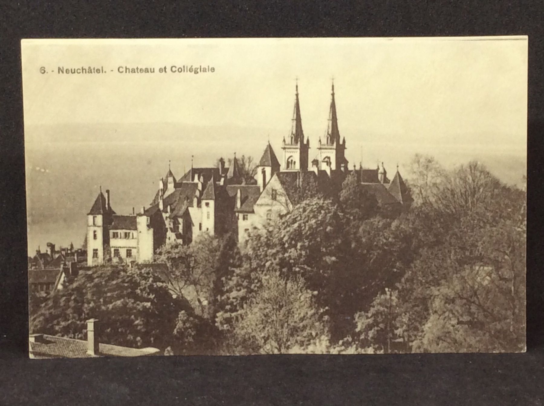 Cartoline postali: Neuchâtel - Chateau et Collégiale – Usato da Widnau venduto da Brusi9