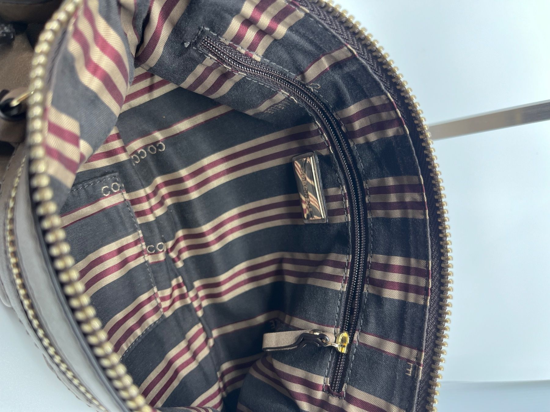 Coccinelle Borse da donna: Pochette en cuir Coccinelle – Usato da chez-le-bart venduto da Alec01 7