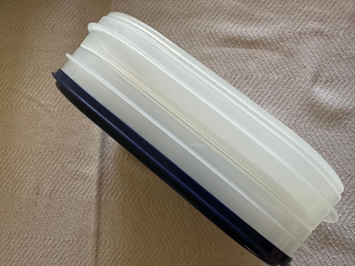Tupperware Contenitori & Simili: Tupperware Set, 3 Stück, Wurstdose, kleine Ecke weg! – Usato da Zürich venduto da mhm_6rhw 1