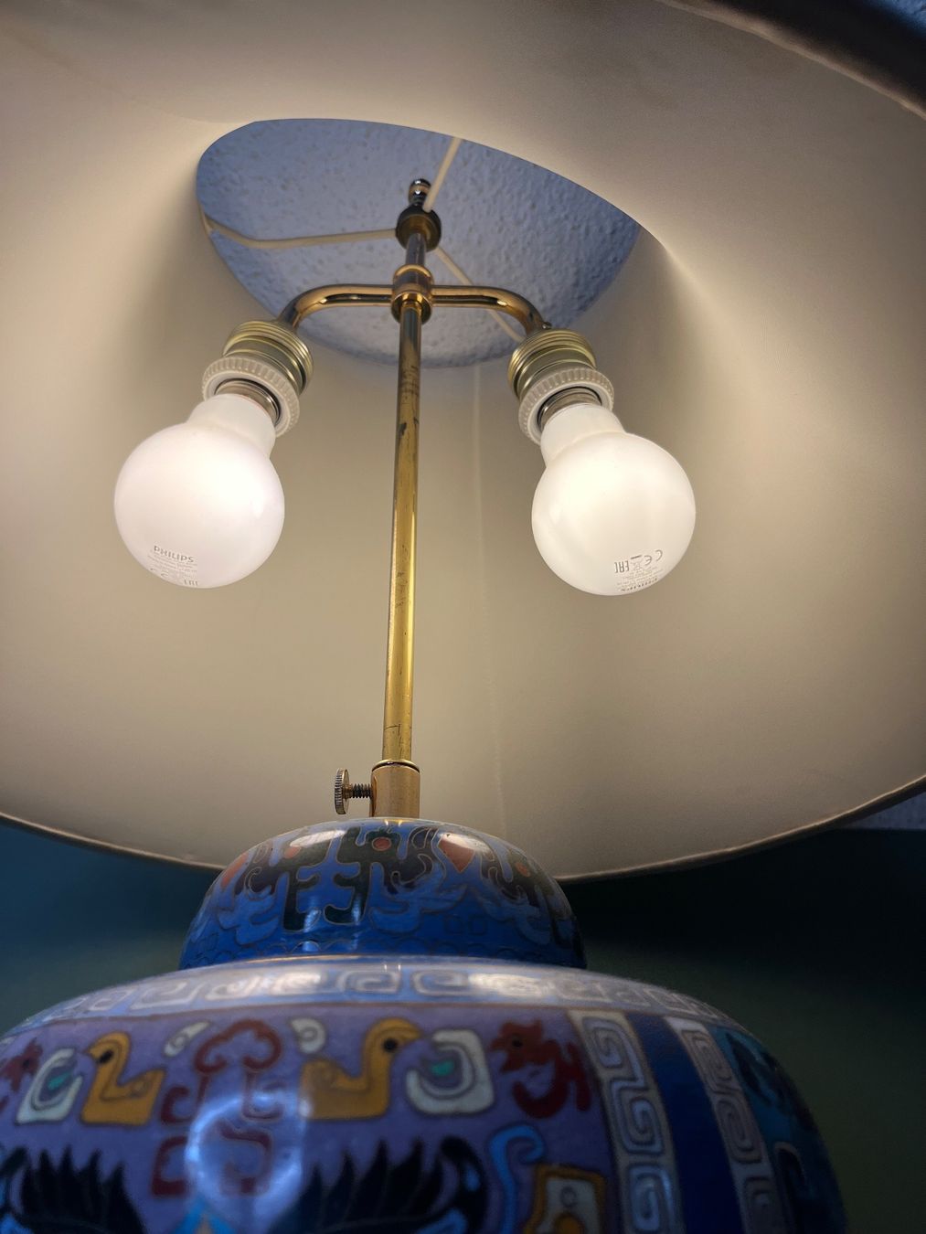 Lampade: Dekorative Tischlampe mit bemalter Keramikbasis – Usato da Otelfingen venduto da Yossi-68 2