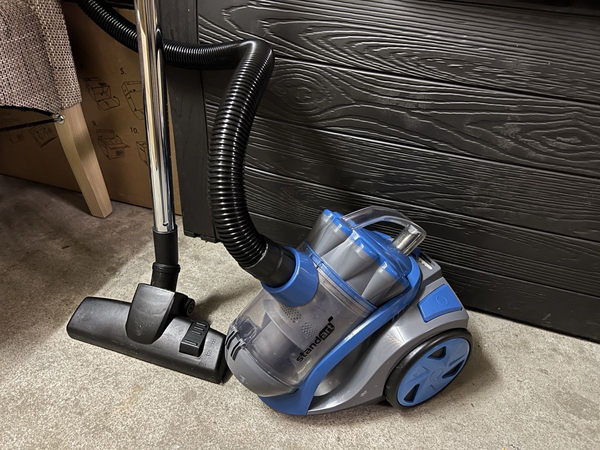Aspirapolveri & Accessori: Staubsauger Standart – Usato da Bonaduz venduto da sorcerer74